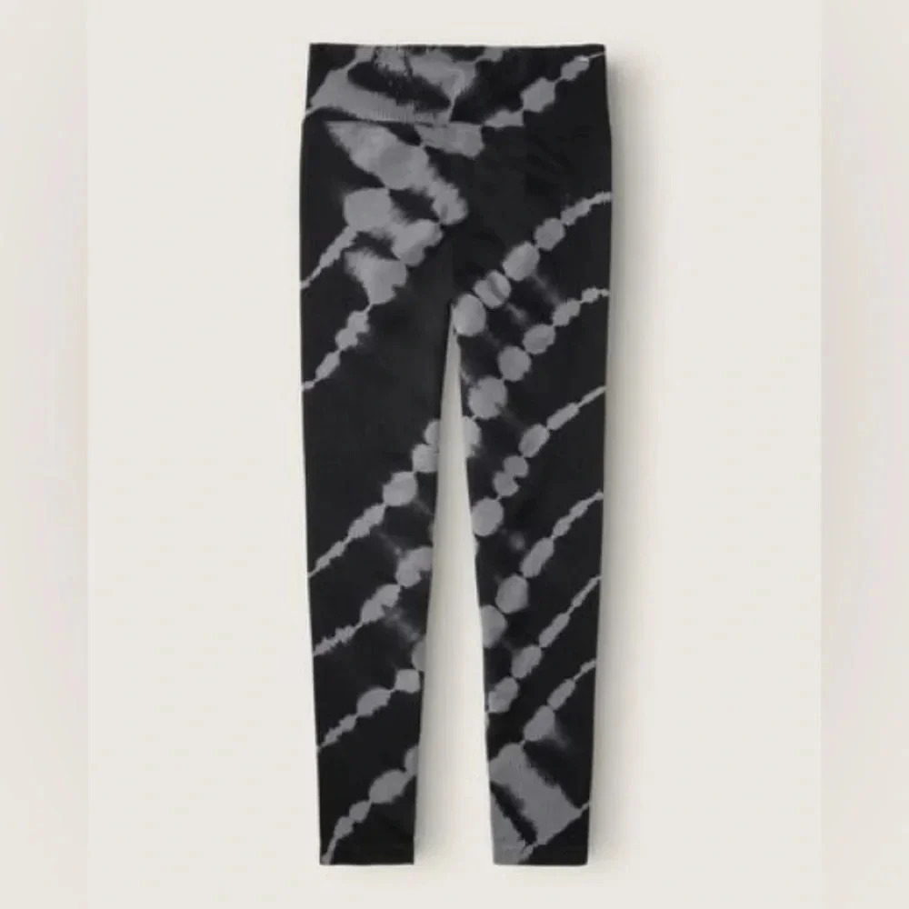 Victoria’s Secret PINK Active leggings. XL